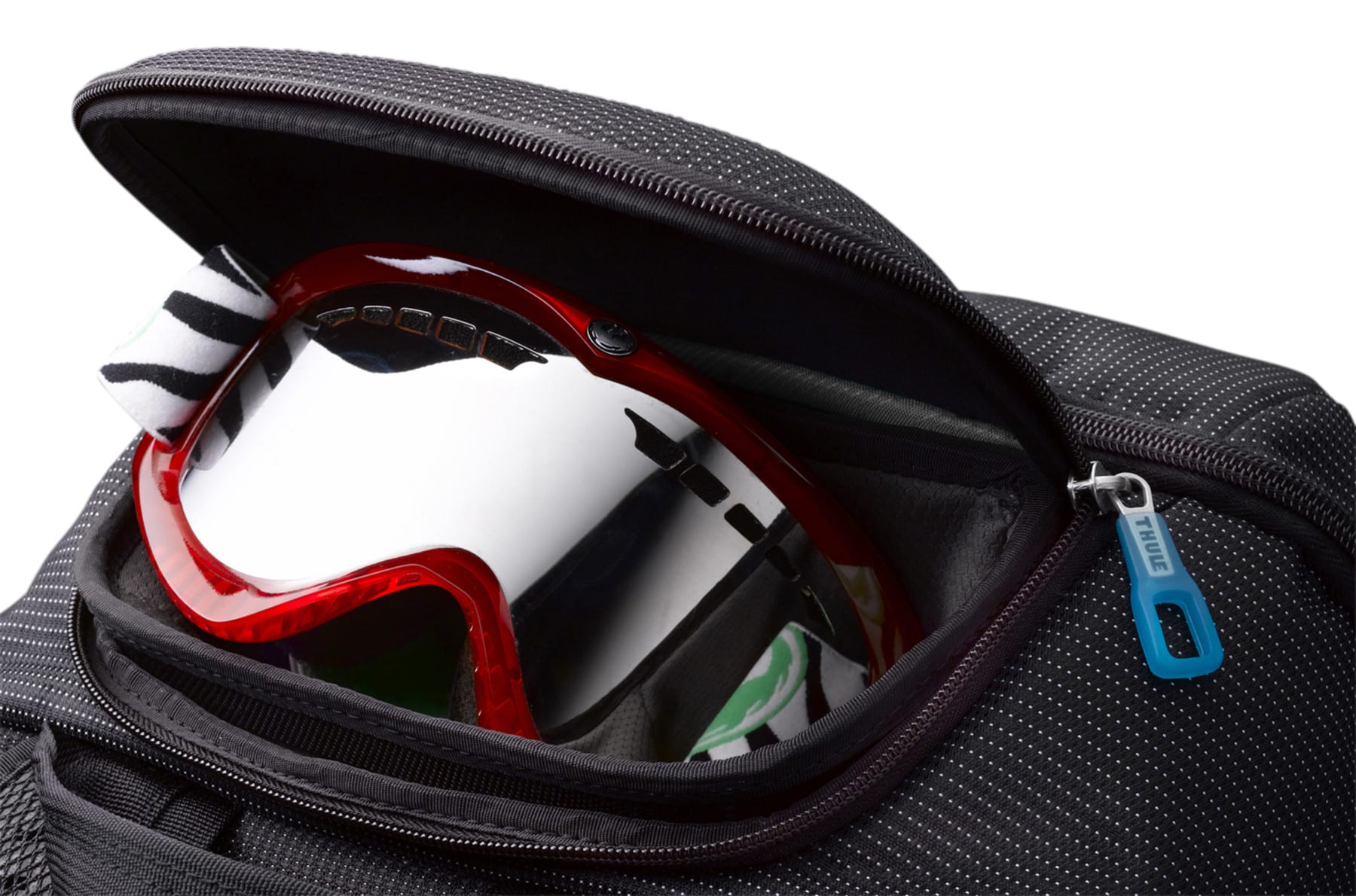 Thule Crossover Rolling Duffel goggle header