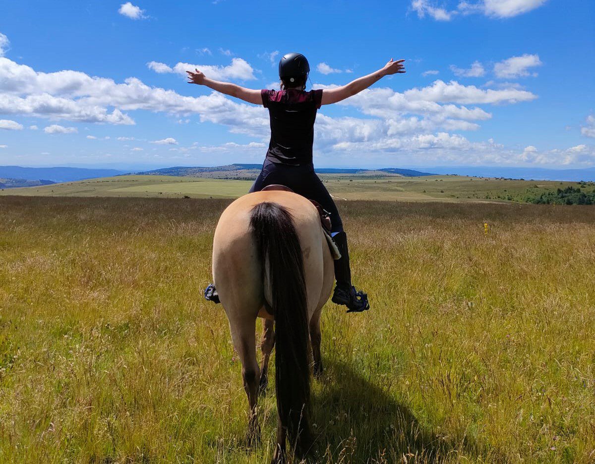 Te paard de vrijheid van de hoogvlakte proeven