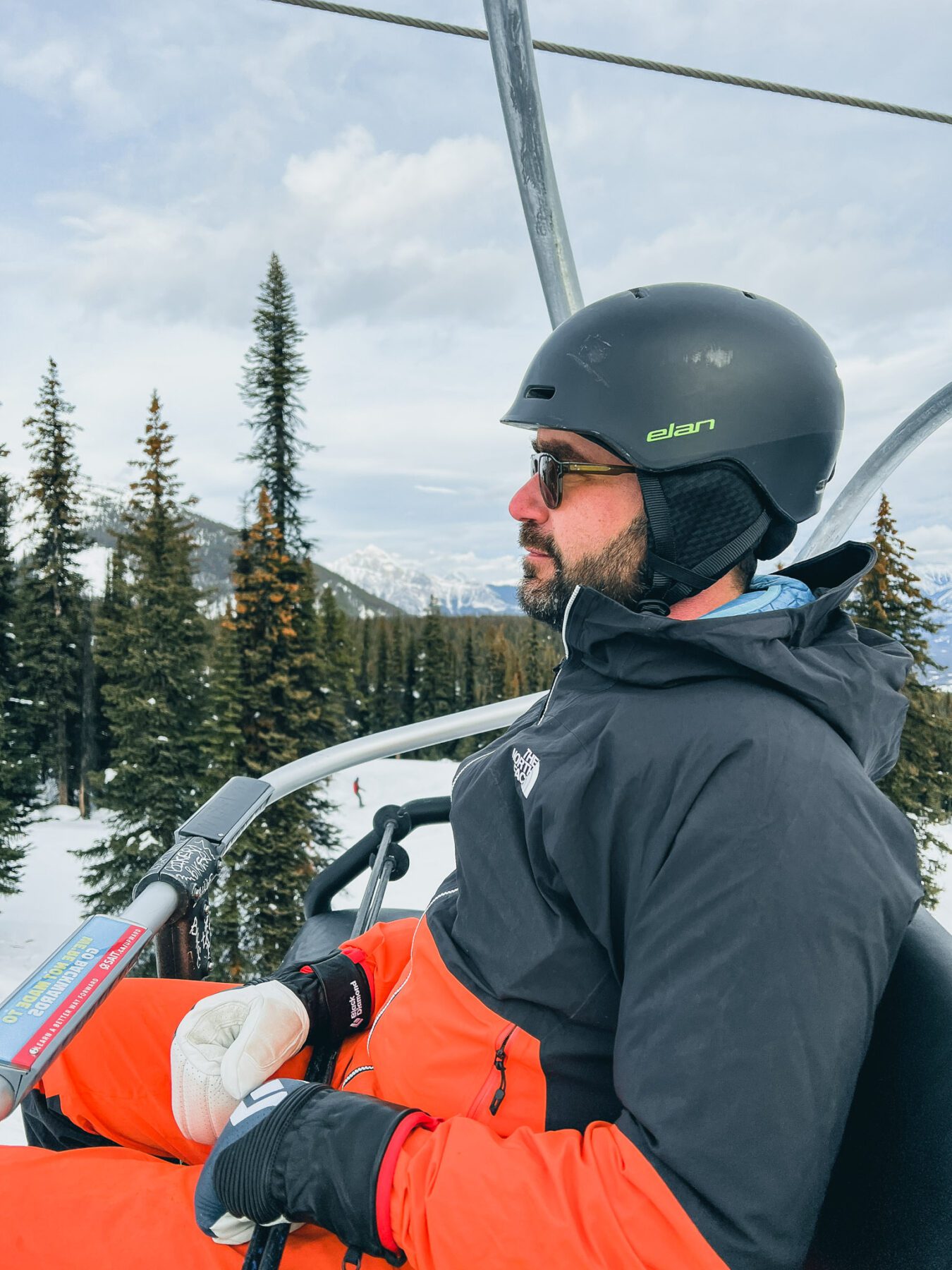Wintersport in Marmot Basin Jasper National Park Canada lift