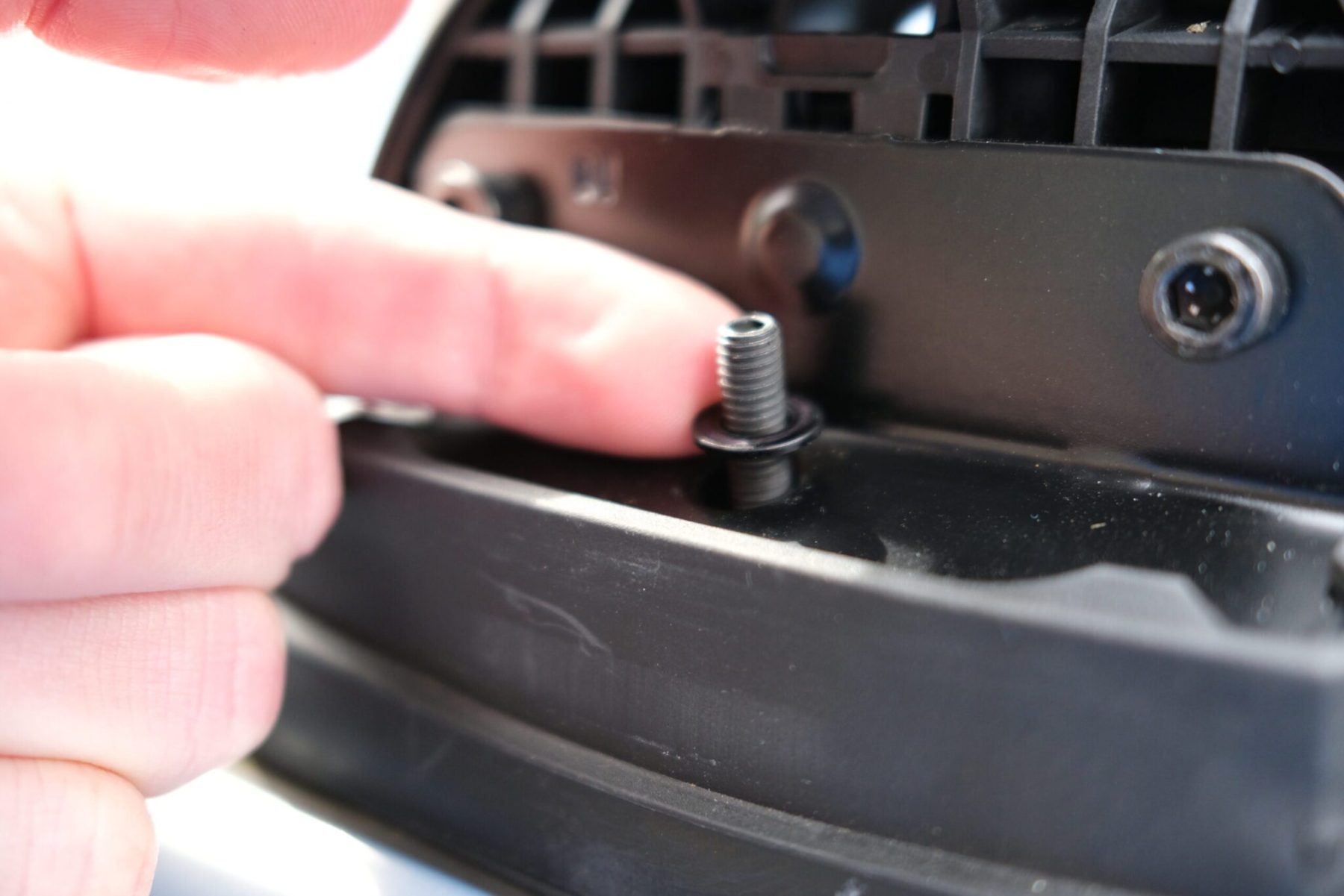 Thule Wingbar monteren stap 14