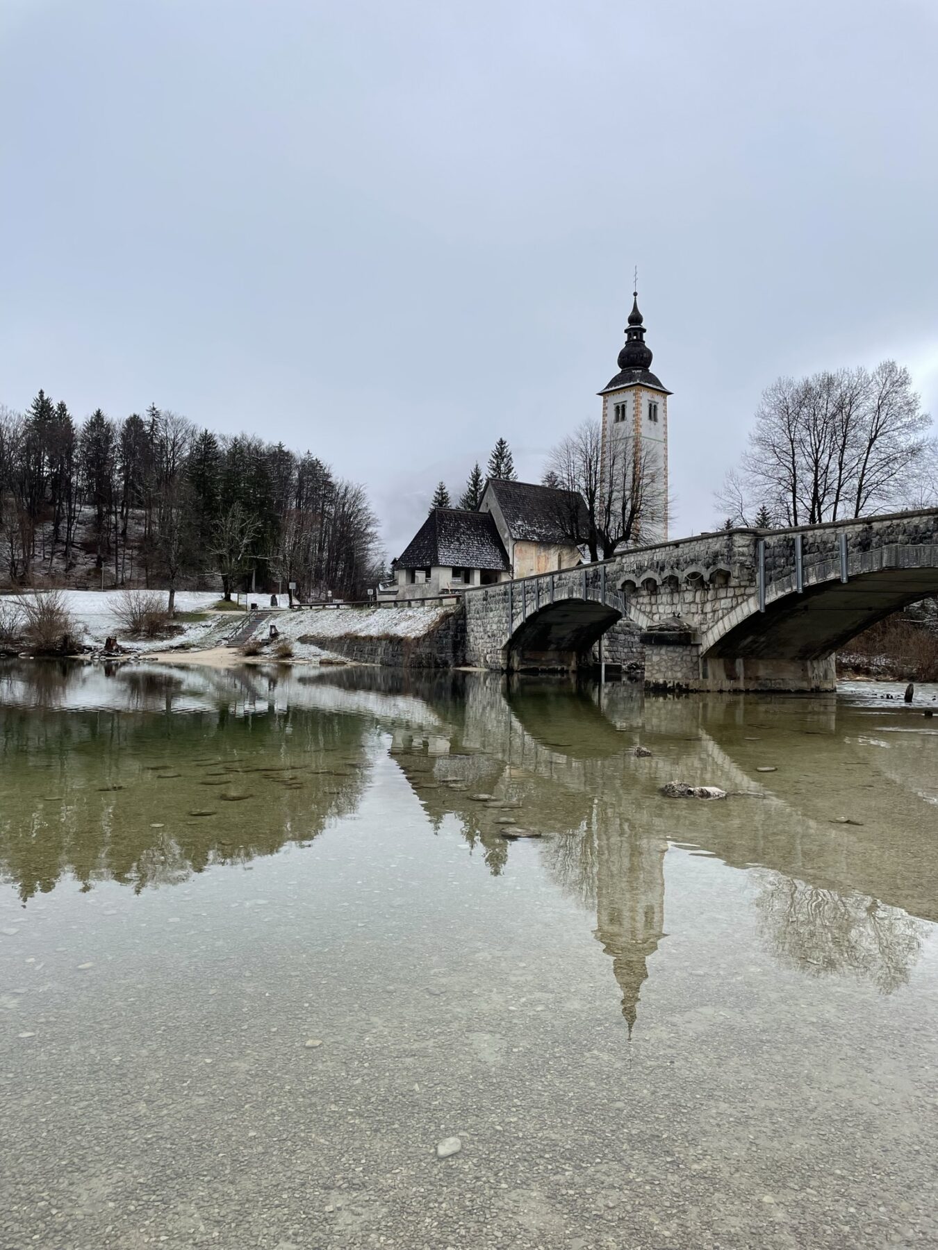 Meer van Bohinji in Slovenië