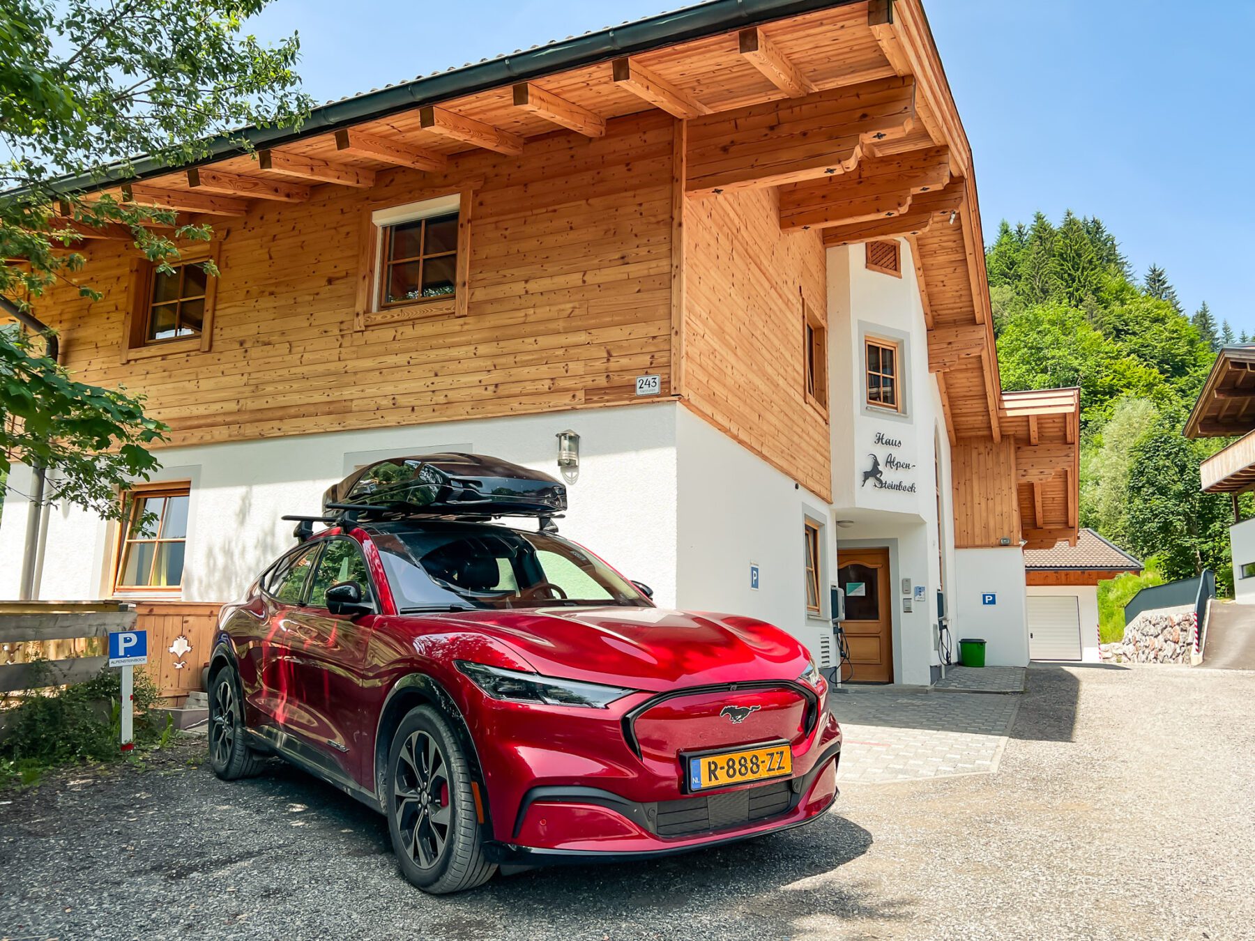 Met dakkoffer en elektrische auto naar Oostenrijk