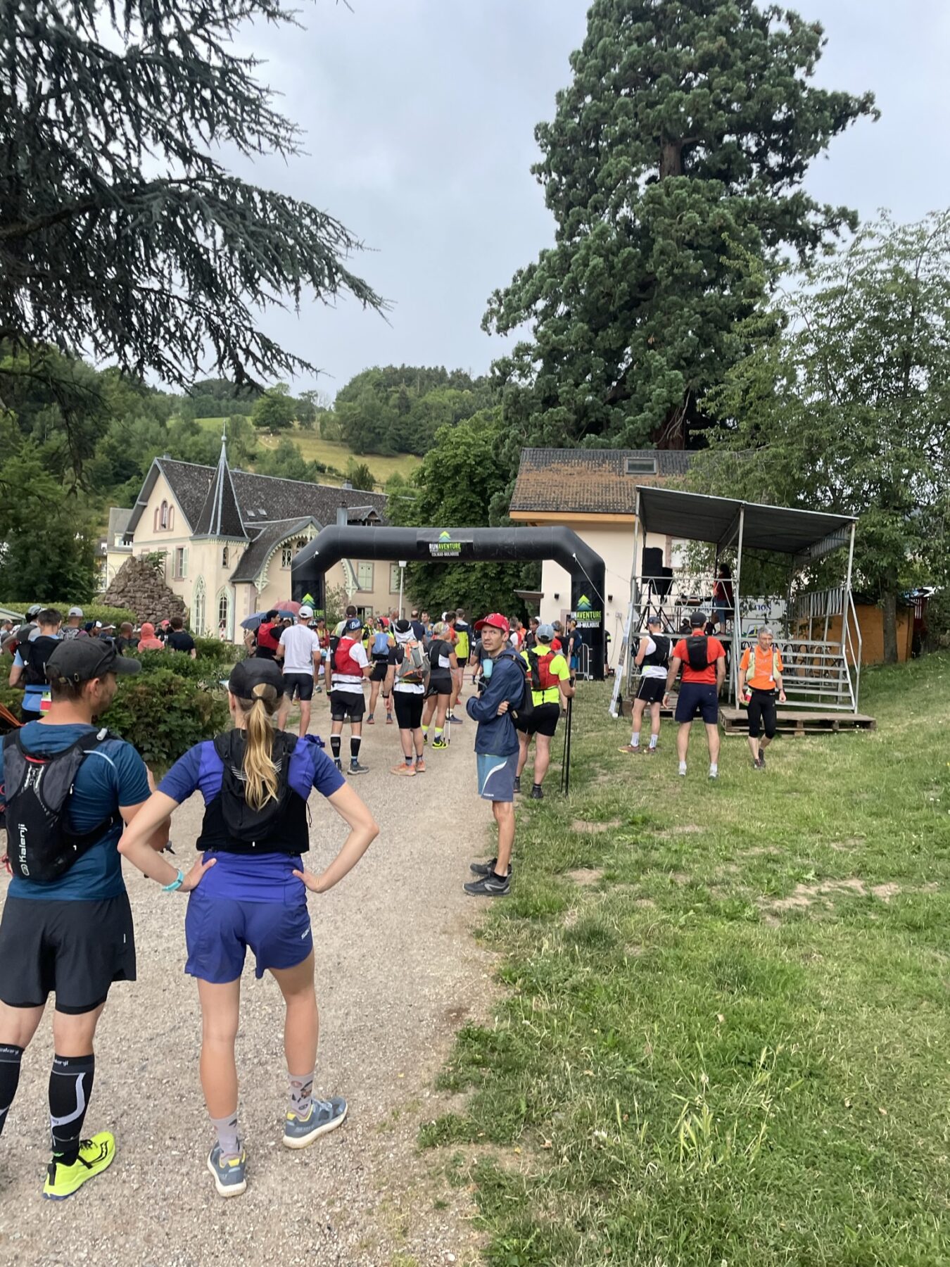 Start van de Trail Du Pays Welche in Orbey, de Vogezen