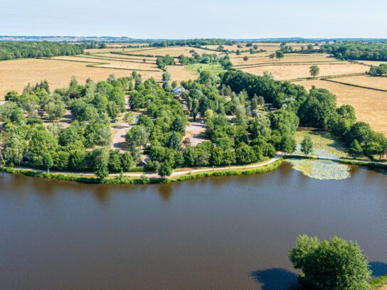 Camping Huttopia etang de fouché in de Franse Bourgogne