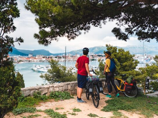 Fietsers bij Split Kroatië