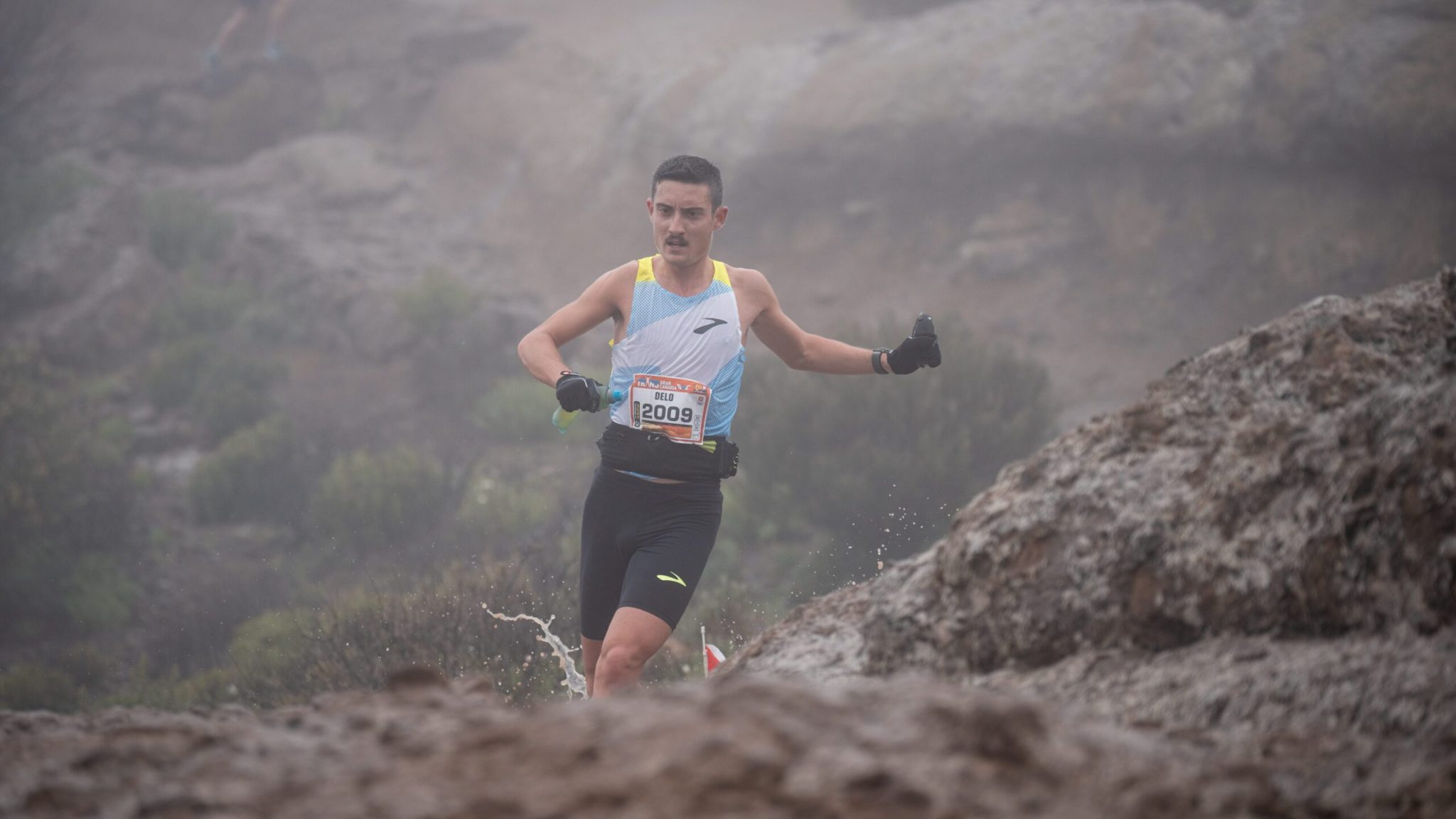 Roberto Delorenzi van het Brooks runnng team in actie