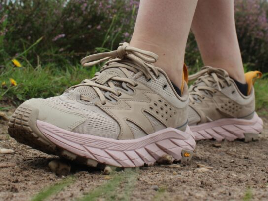 Wandelen met HOKA Anacapa Breeze Low