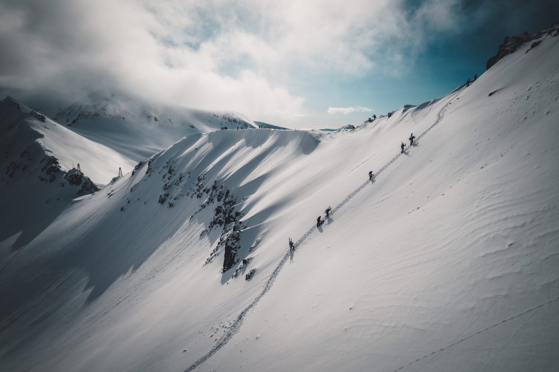 backcountry skiing in het noorden van IJsland in het Pure Noorden