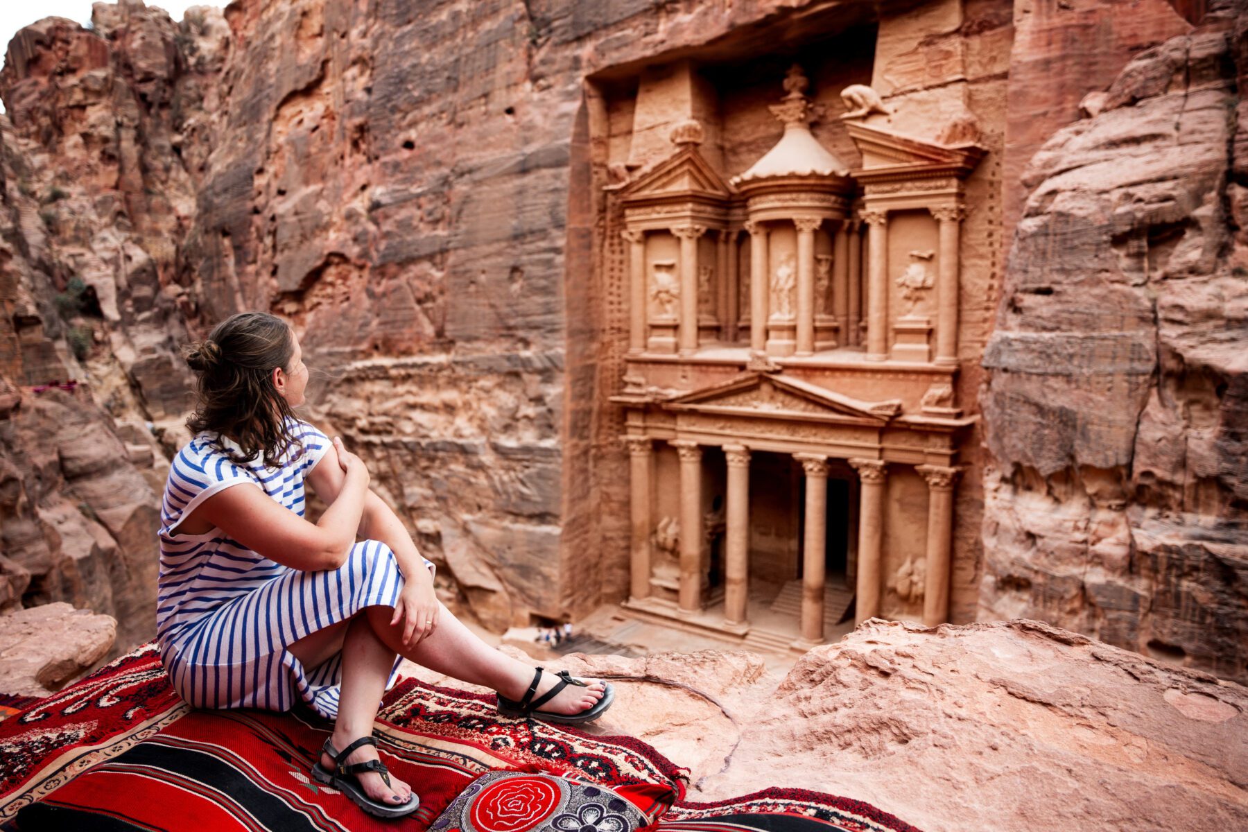 Op mijn LUNA sandals bij Petra in Jordanië