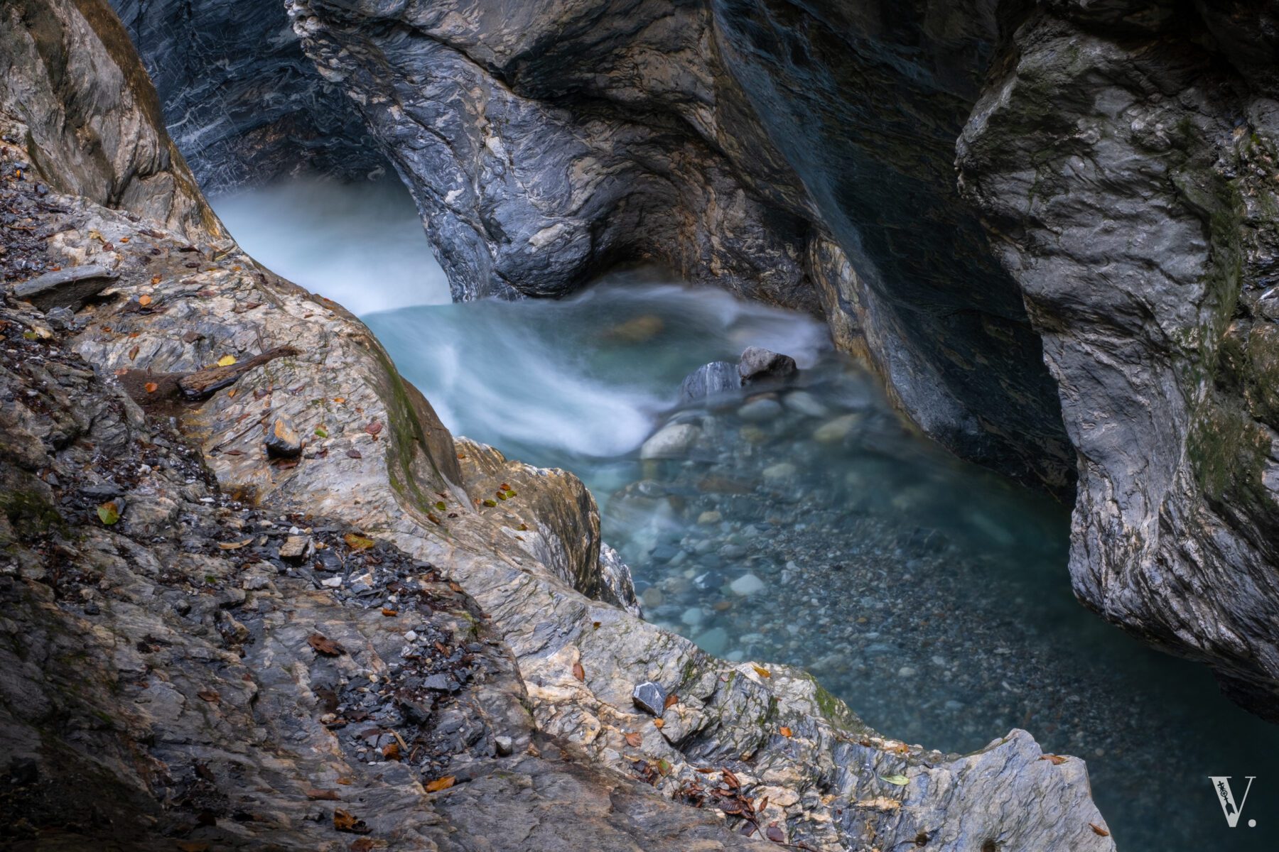 Het water in de Liechtensteinklamm is prachtig turquoise. 