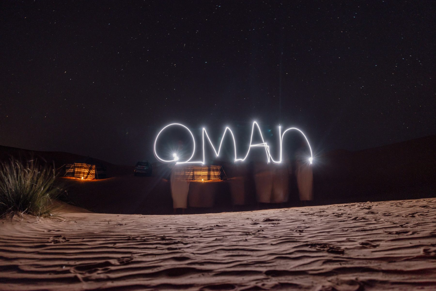 Rondreis door Oman wildkamperen in Wahiba Sands Lightpainting