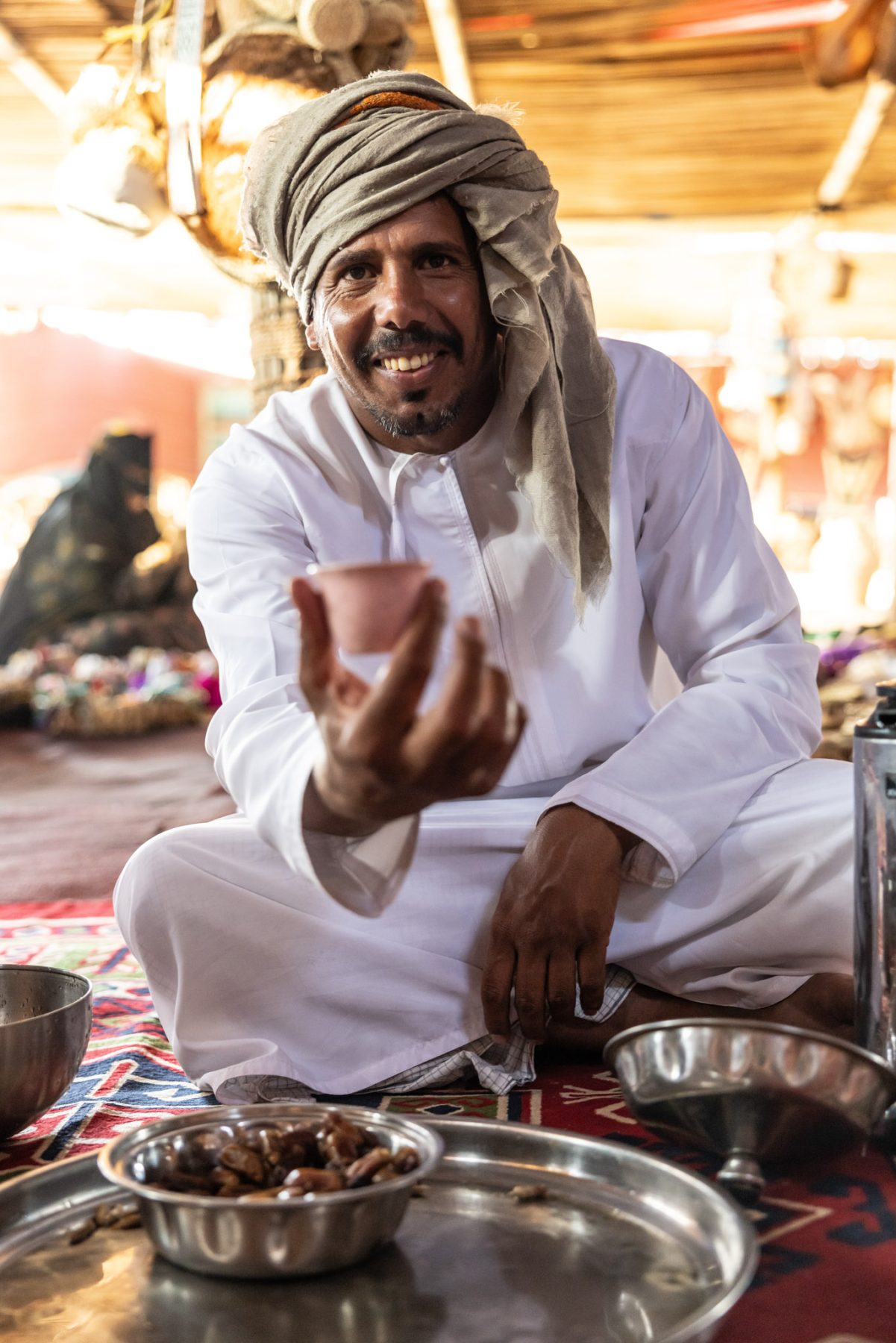 Wahiba Sands woestijn Oman bedoeïenenkamp Arabische koffie