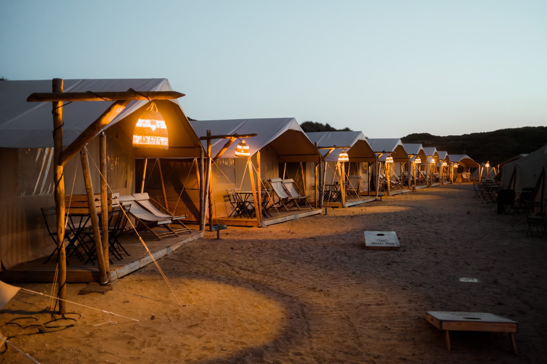 Tenten op Beachcamp de Lakens.