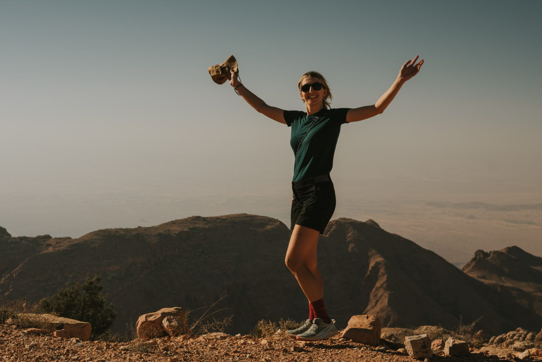 Blij met de bergsportbril op sterkte tijdens het lopen van de Jordan Trail