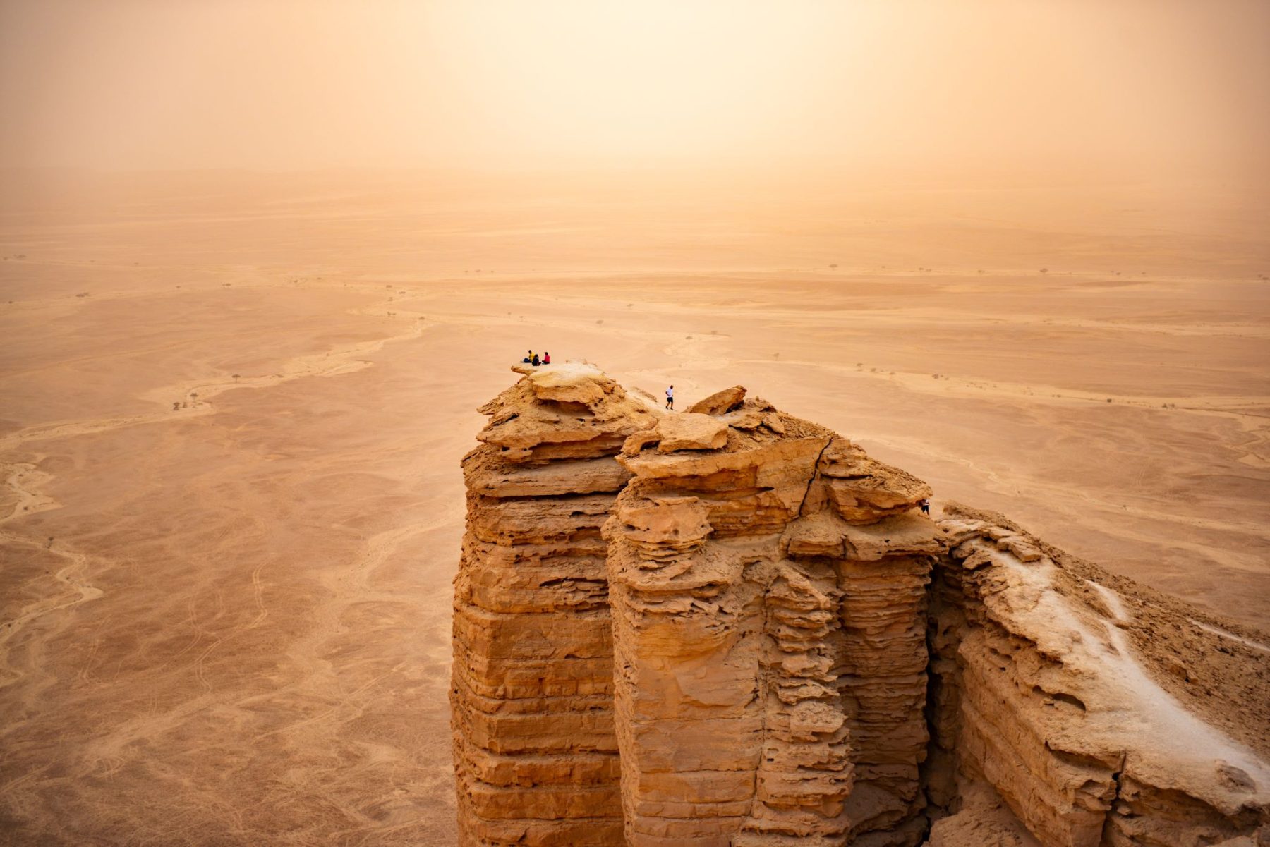 Op de rand van de wereld. Outdoor activiteiten in Saoedi-Arabië - The Edge of the World