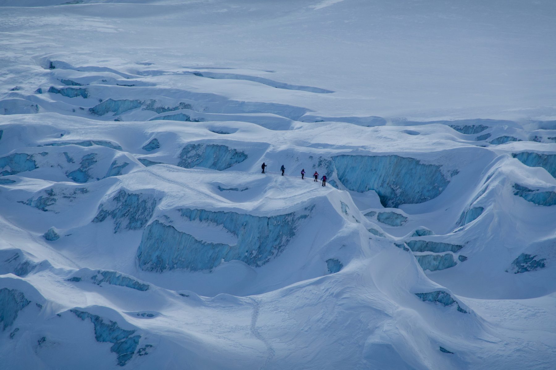 Hikers wandelen op de Fee Gletsjer