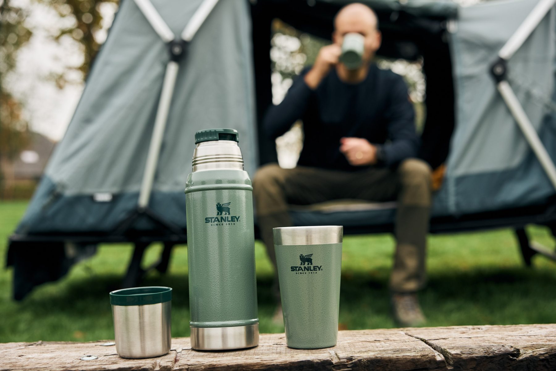 Stanley thermosfles op de camping - cadeautjes voor Sinterklaas
