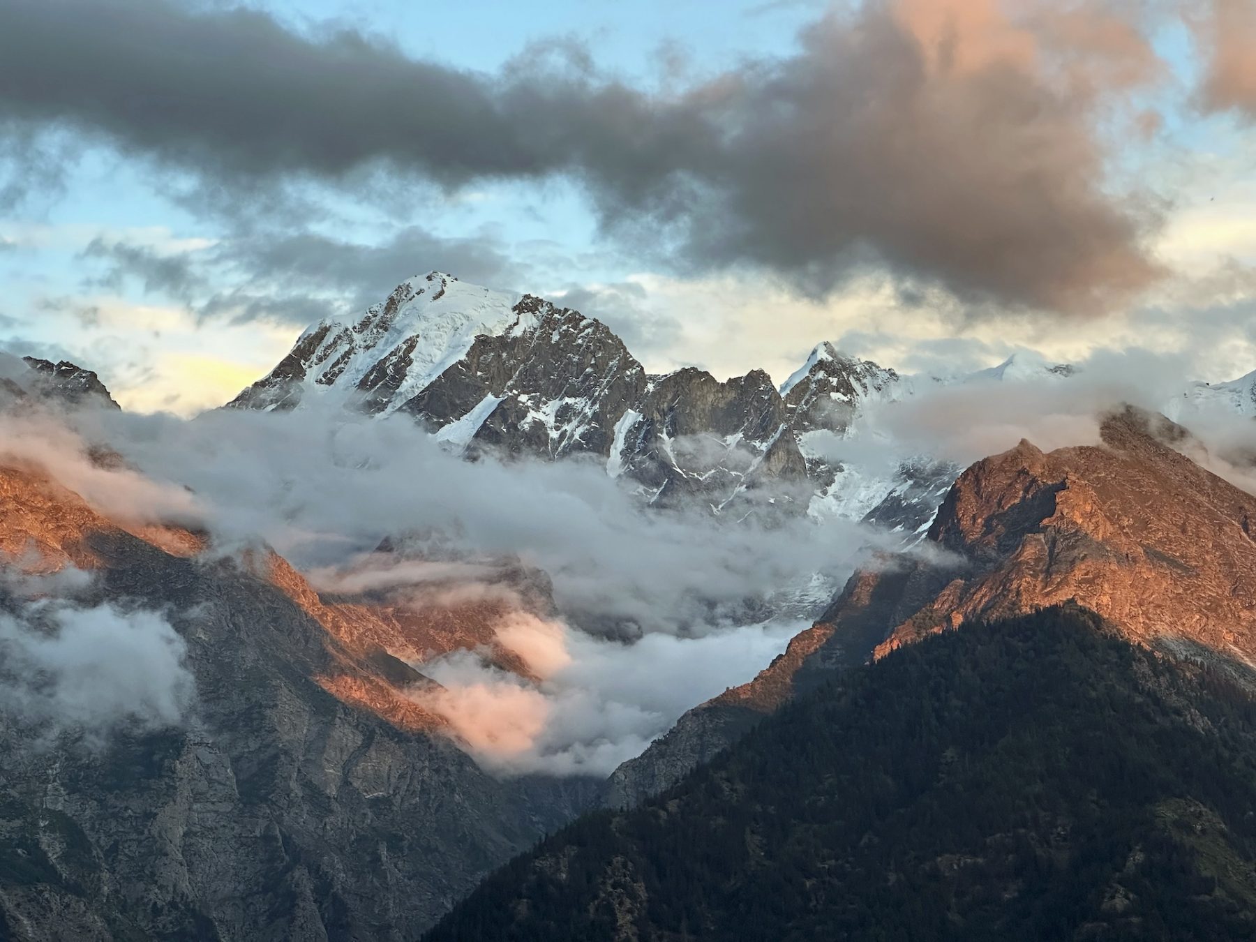Fietsend door de Himalaya Myra de Rooy landschappen