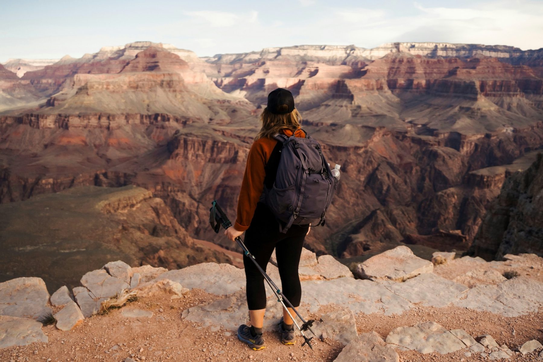 Naar de rivier beneden wandelen in de Grand Canyon