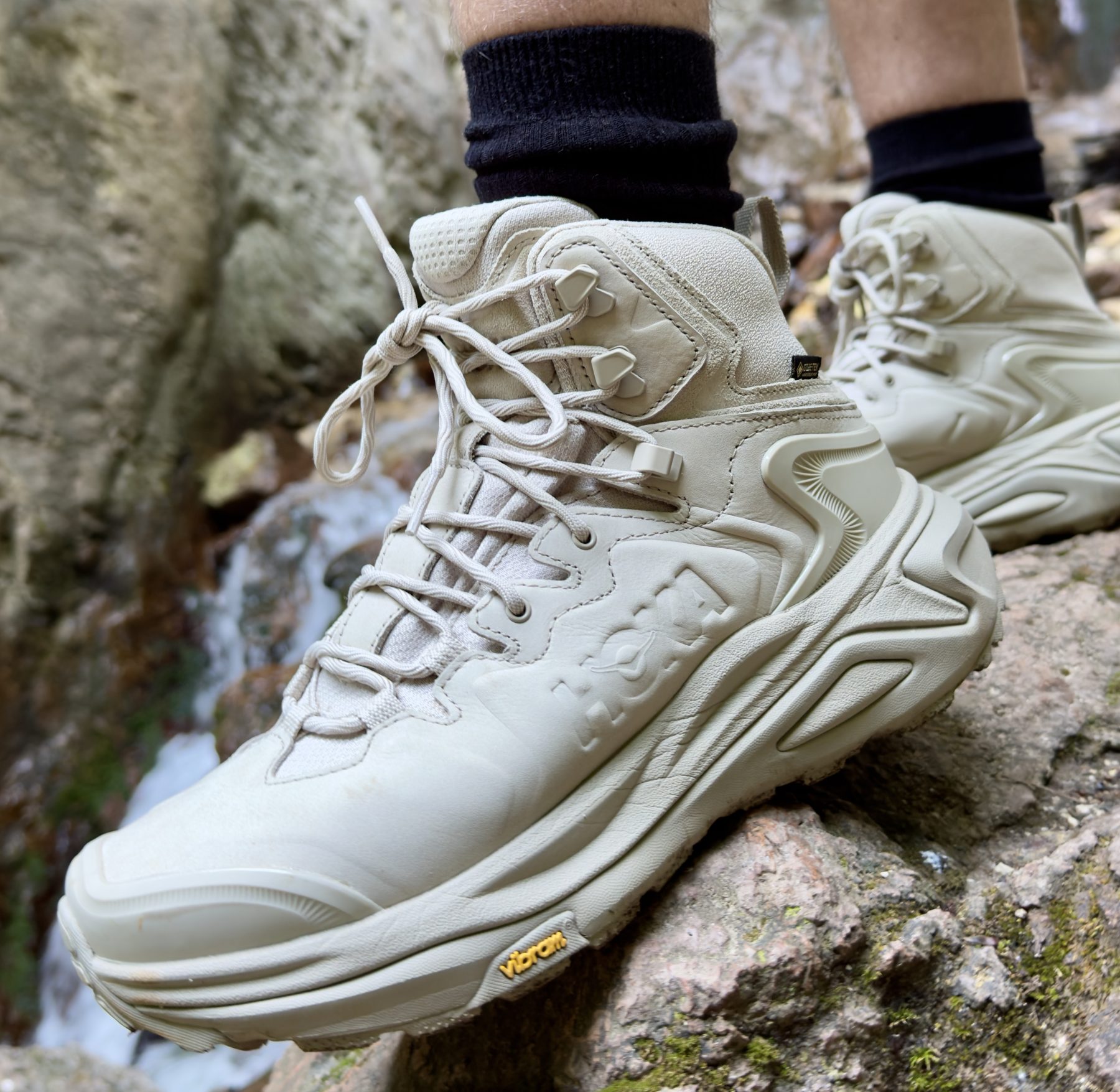 Raw linen wandelschoen HOKA Kaha 3 GTX