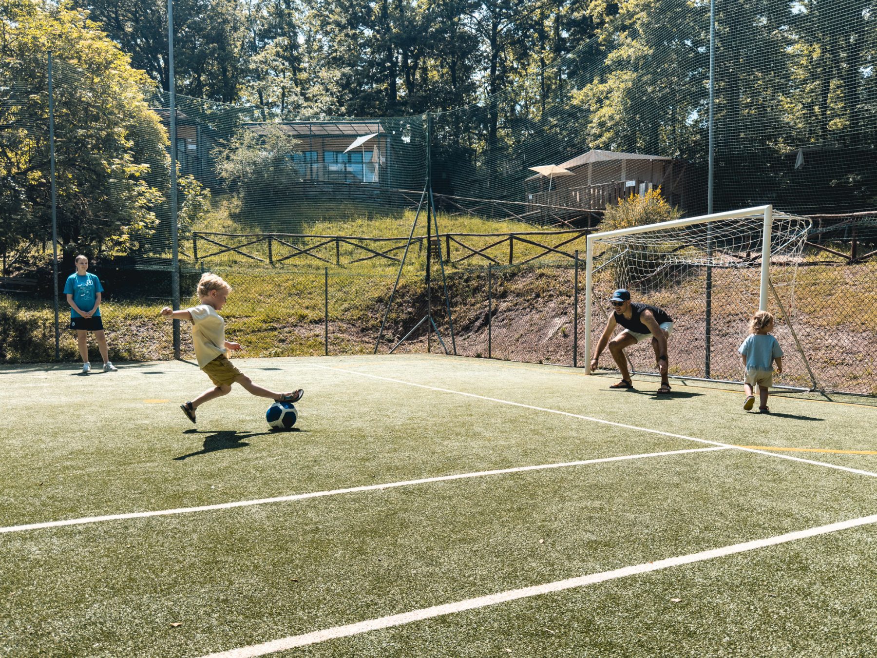 voetballen op de camping