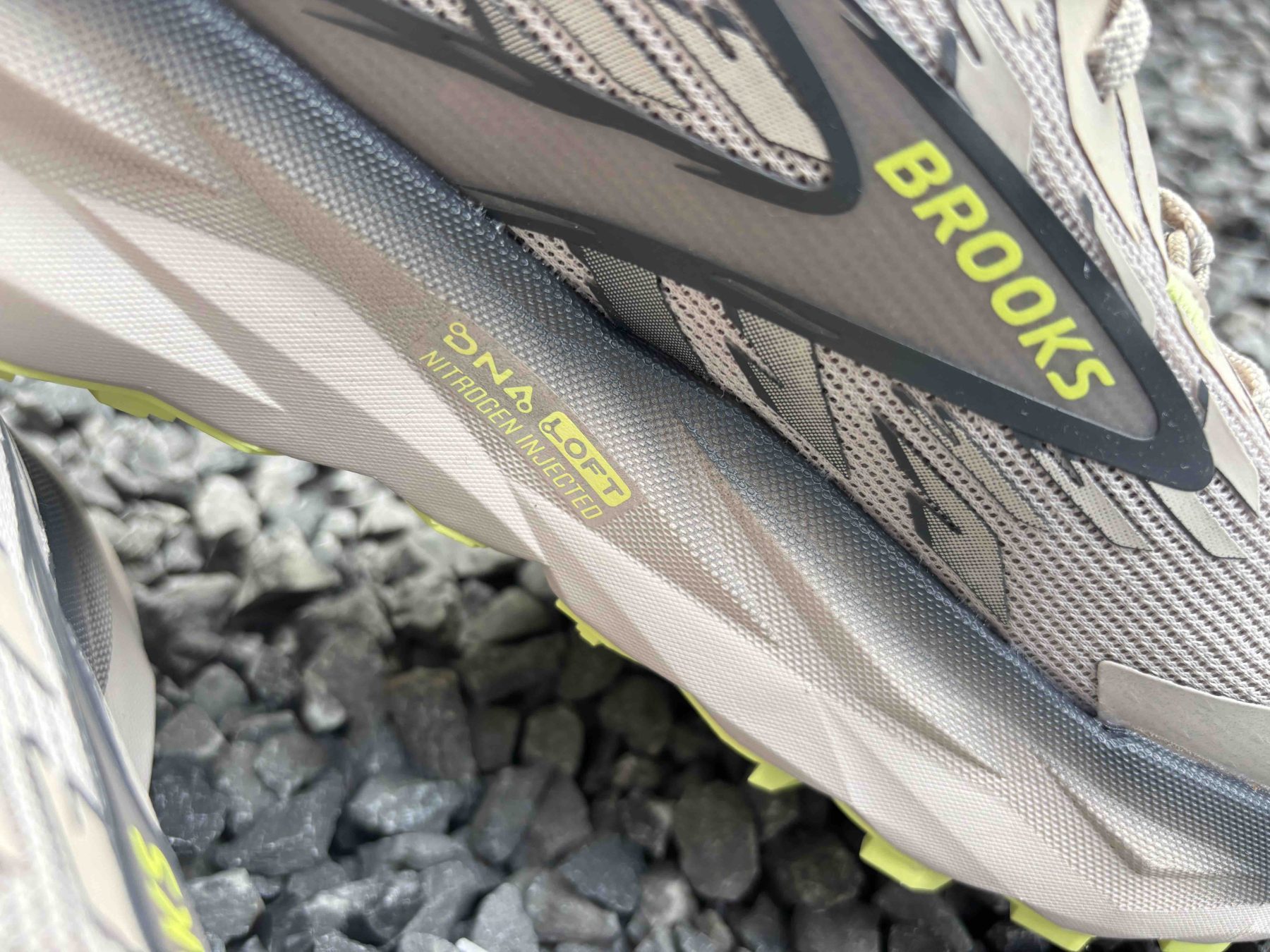 Brooks Cascadia 19 trailrunschoenen DNA Loft V3