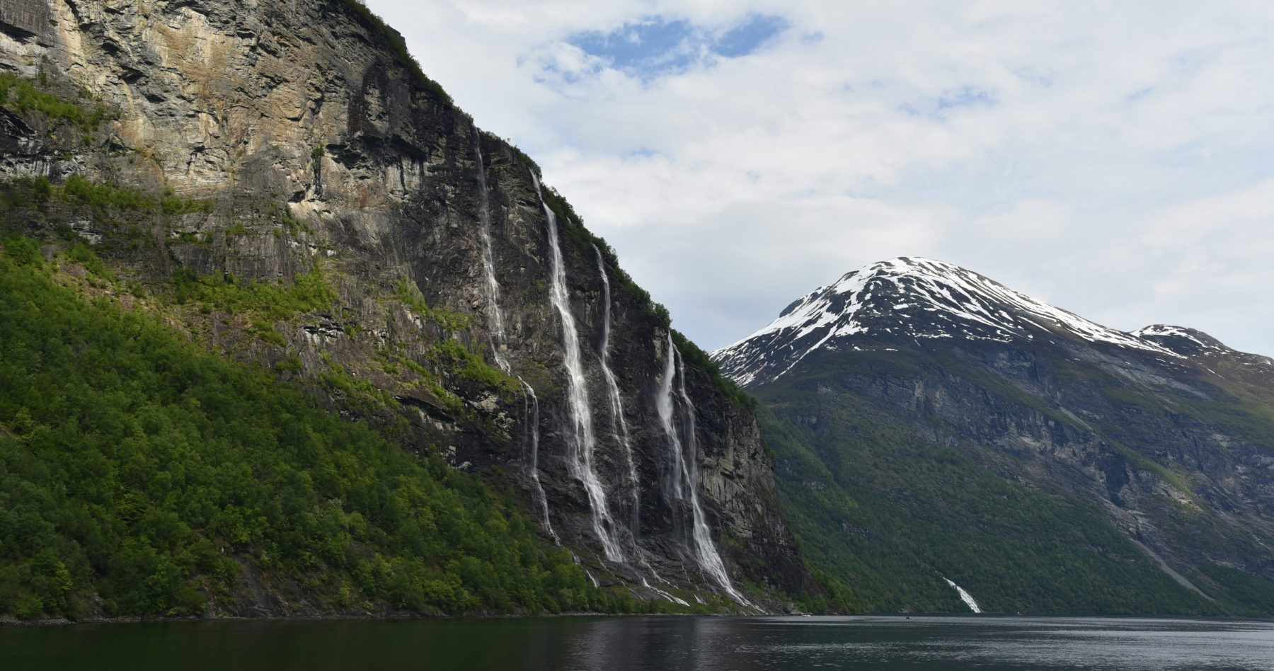 Watervallen in het Geirangerfjord: één van de bestemmingen tijdens Norway Nomads.