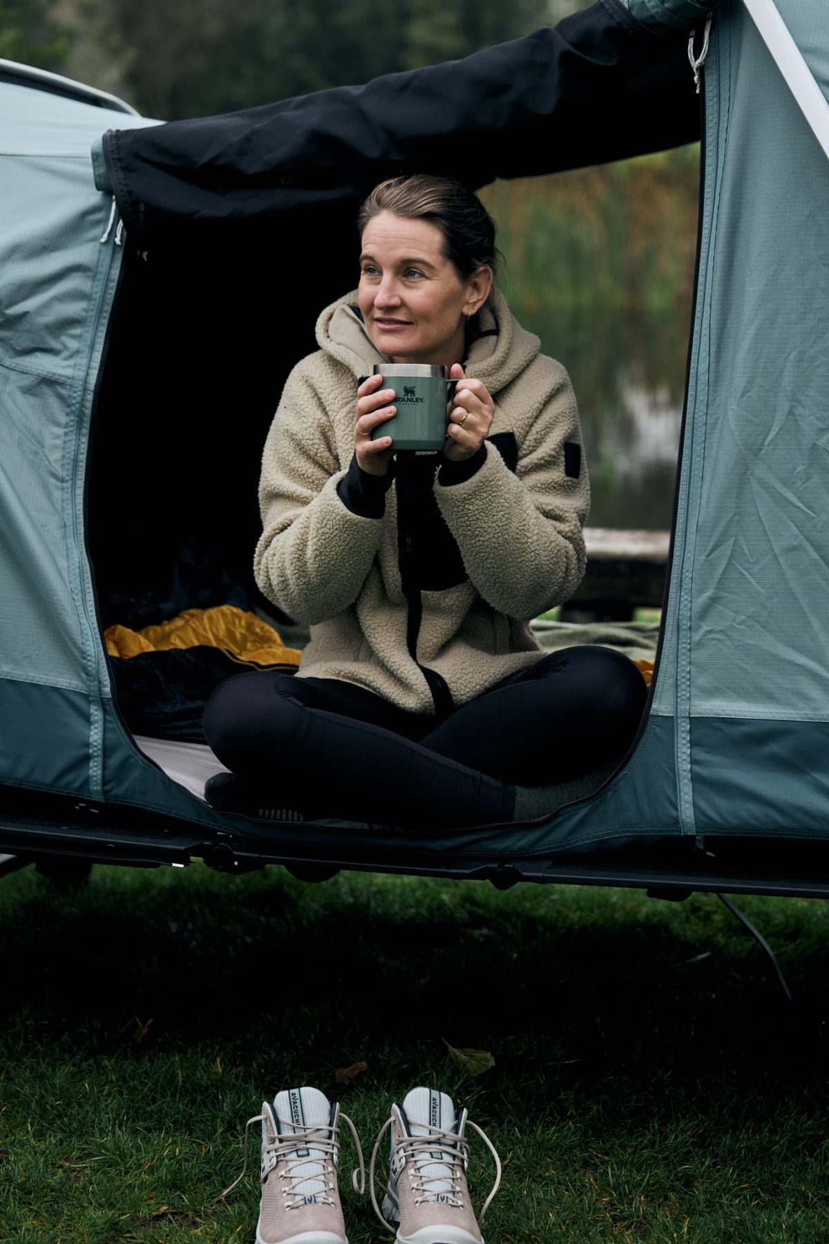 Kamperen in de herfst in de tent