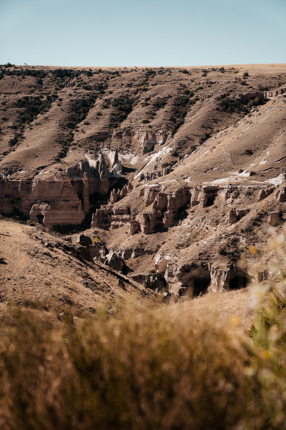 rotsen in het landschap in cappadocië Turkije