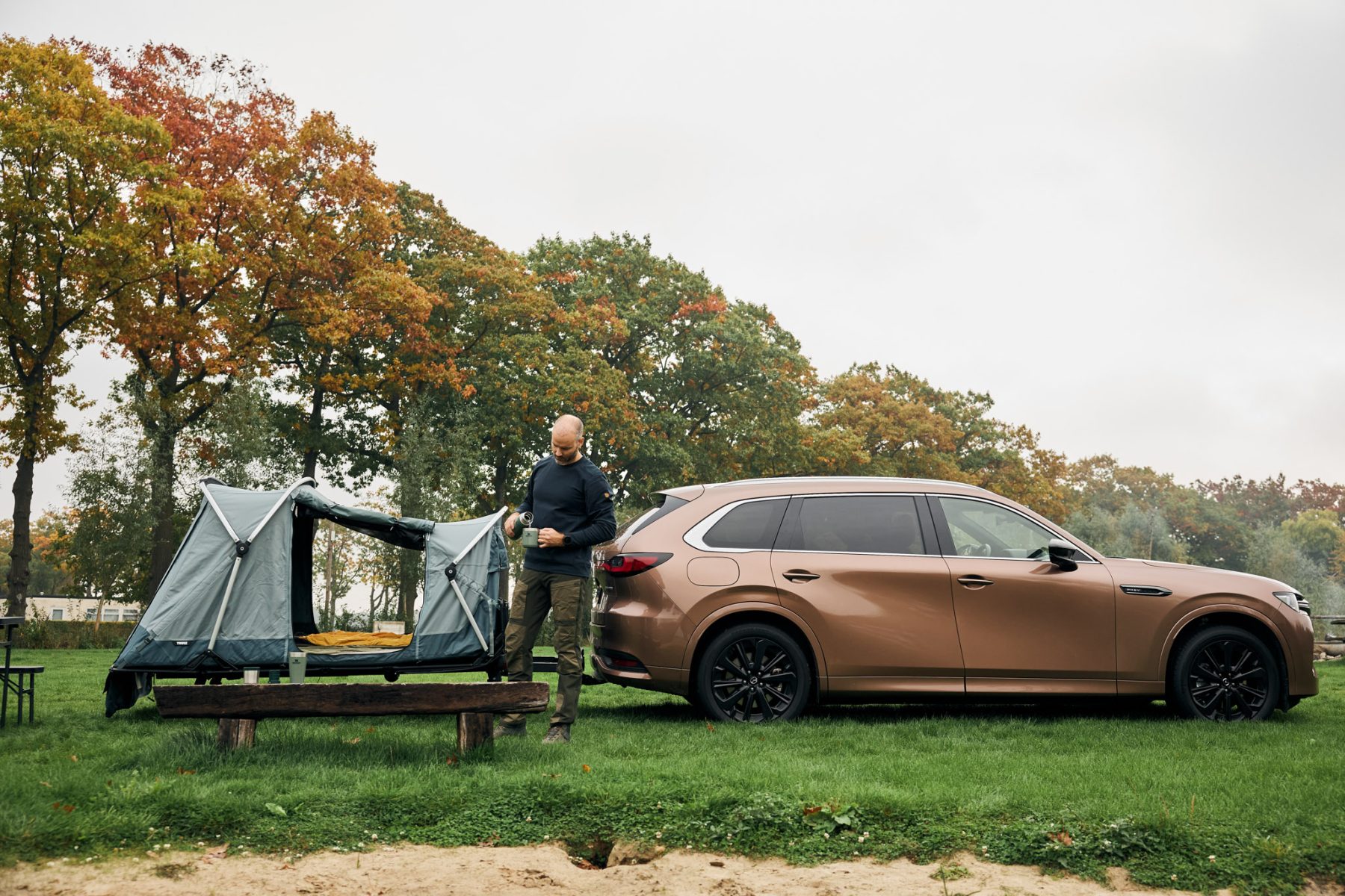 Mazda CX-80 met Thule Outset