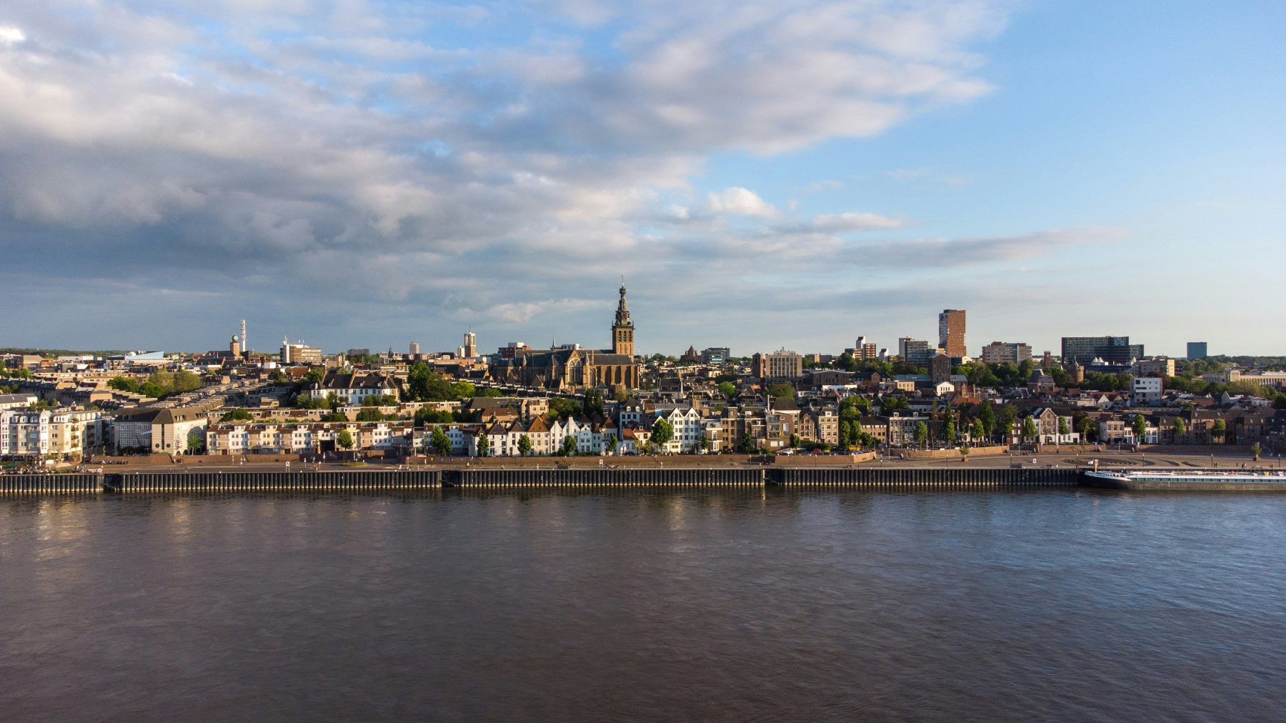 De skyline van Nijmegen.