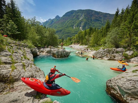 Microavonturen op de Alpe Adria Trail zoals kajakken
