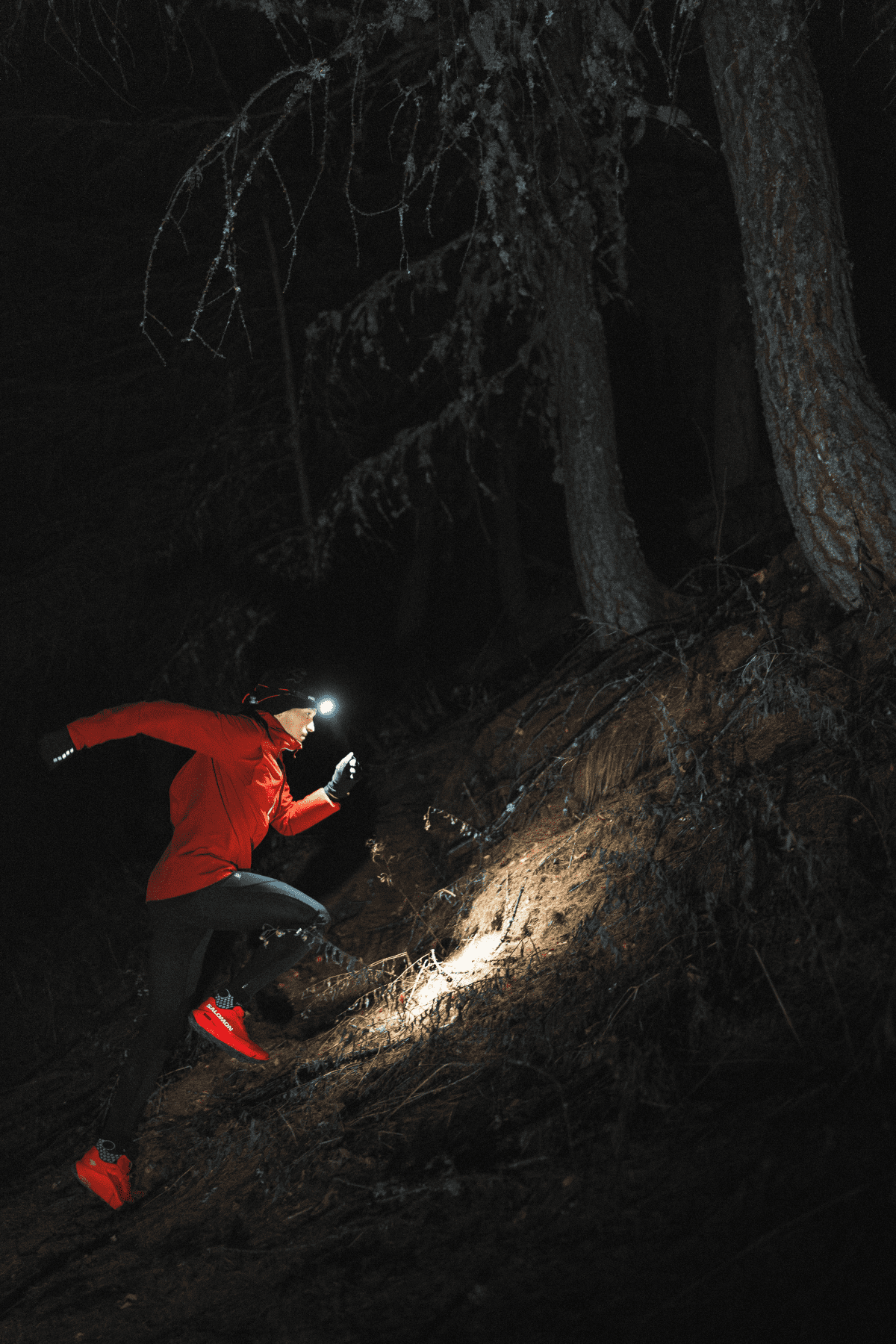 Mathieu Blanchard uphill met de Petzl NAO RL