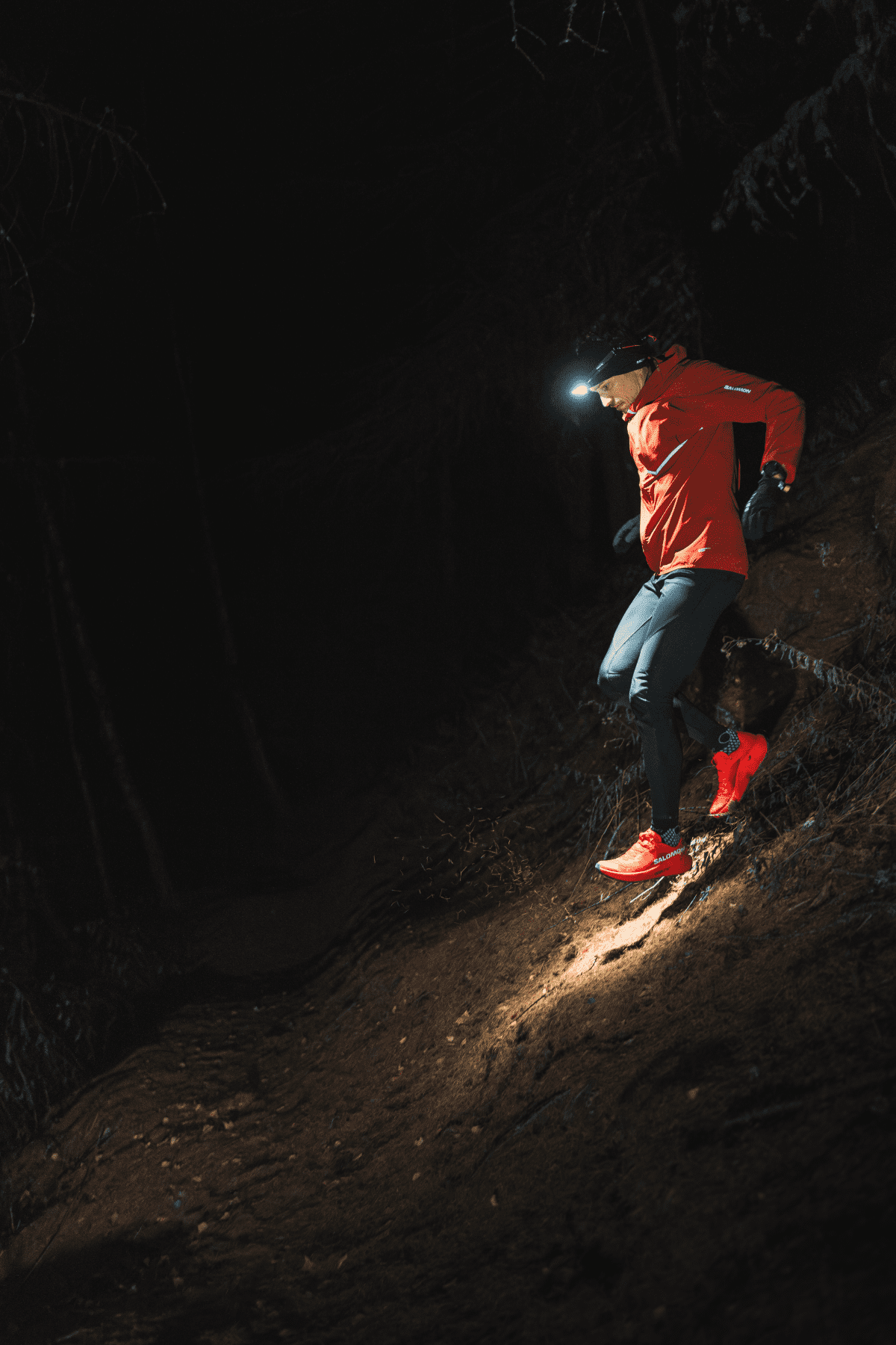 Mathieu Blanchard downhill met de Petzl NAO RL