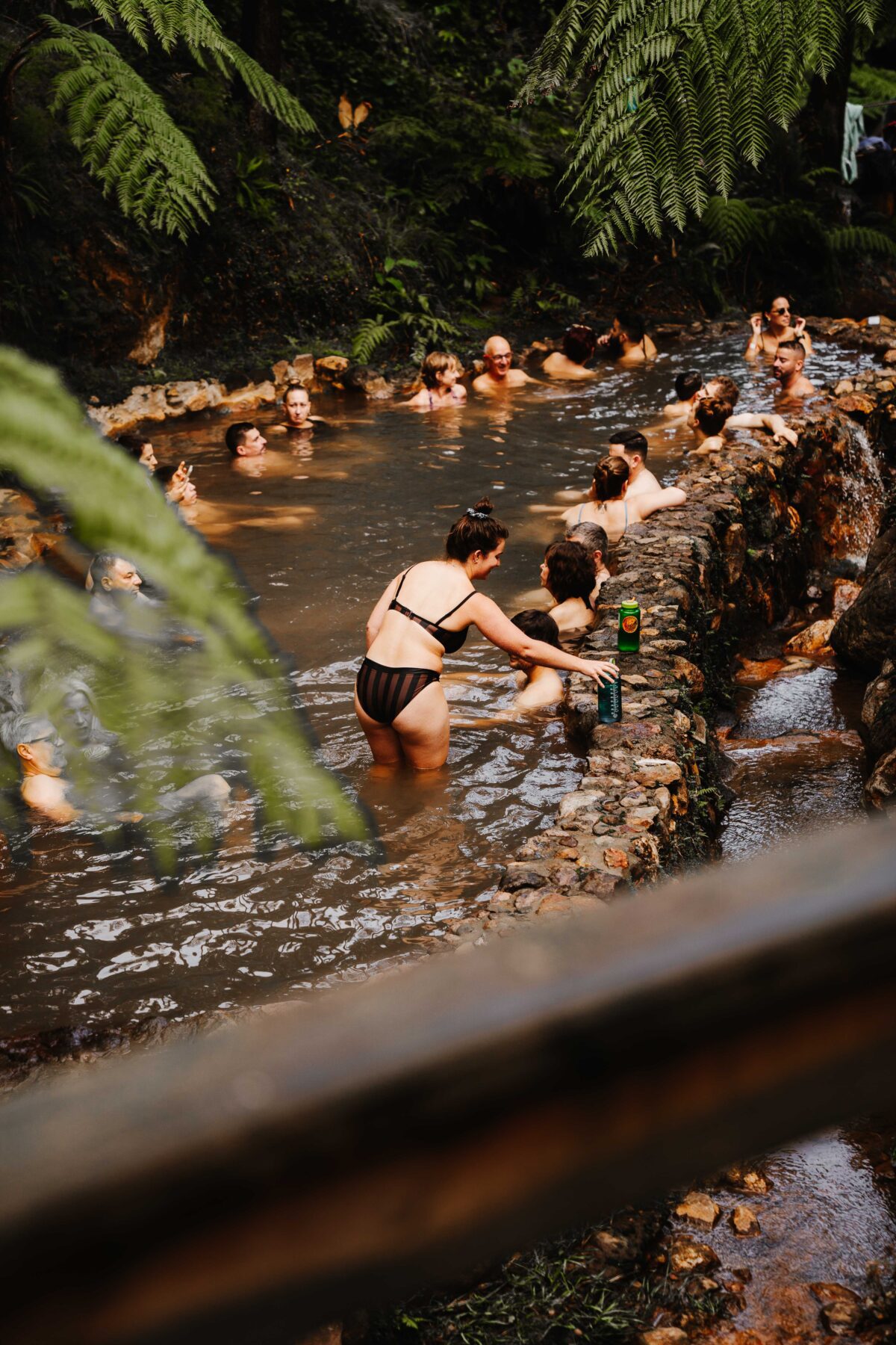 Warme natuurlijke waterbronnen Caldeira Velha
