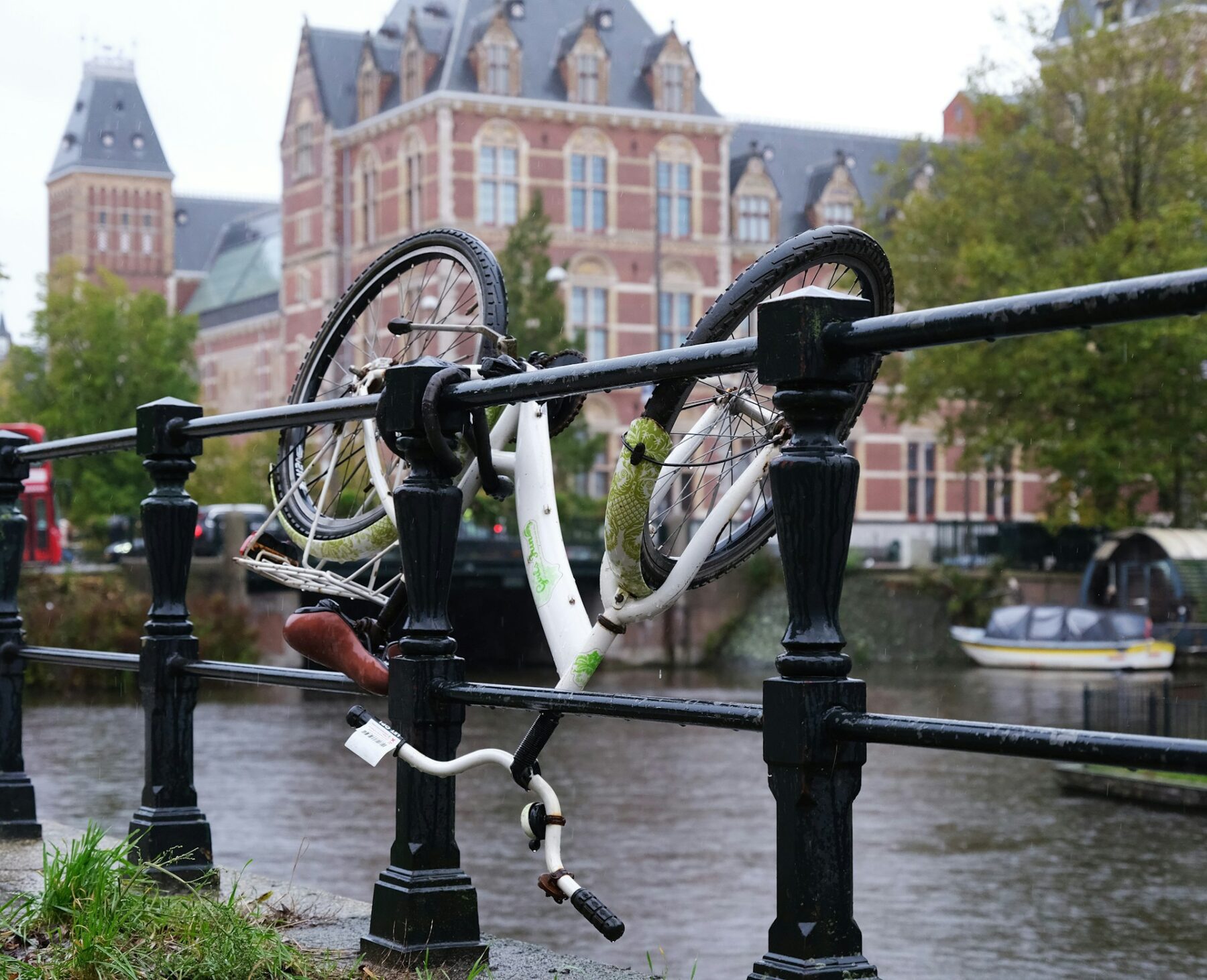 zet je fiets goed op slot, op een goede locatie