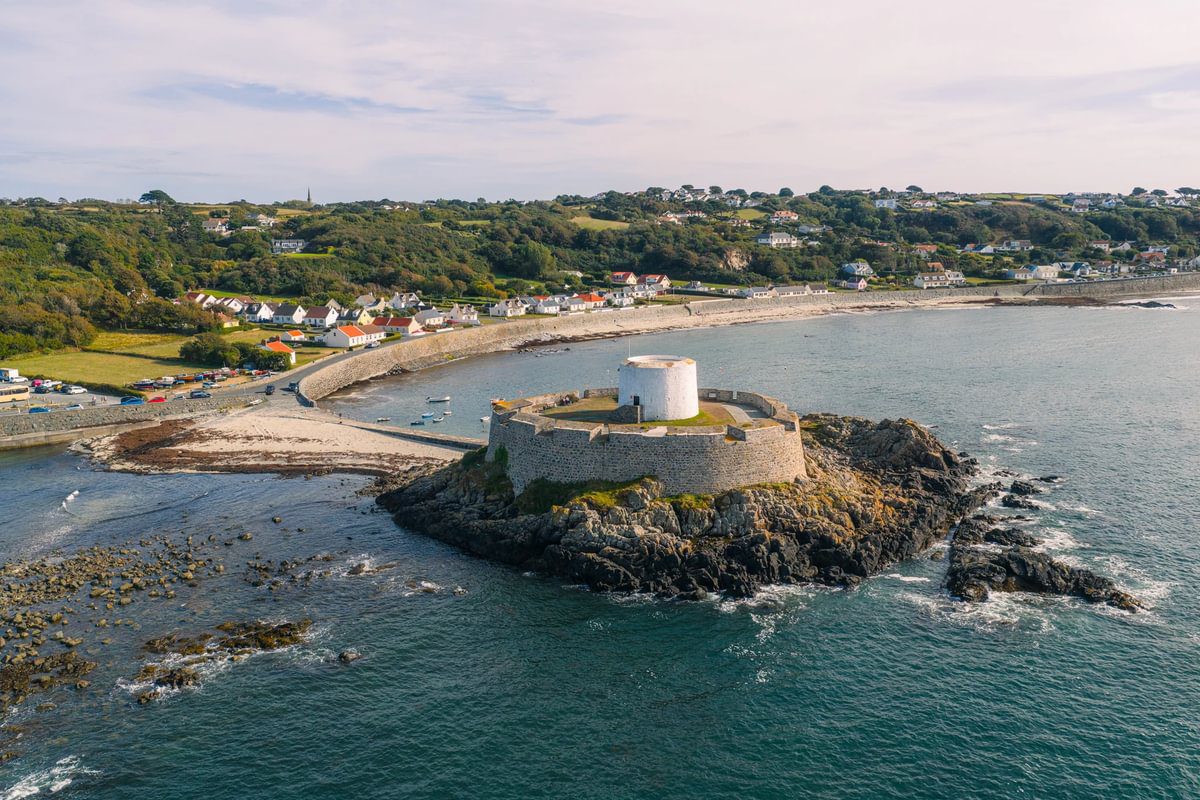 Uitzicht op Fort Grey, een bezienswaardigheid in Guernsey.
