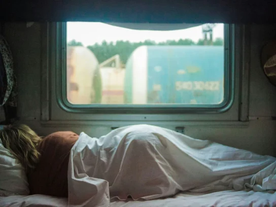 Slapen onderweg op reis in de trein